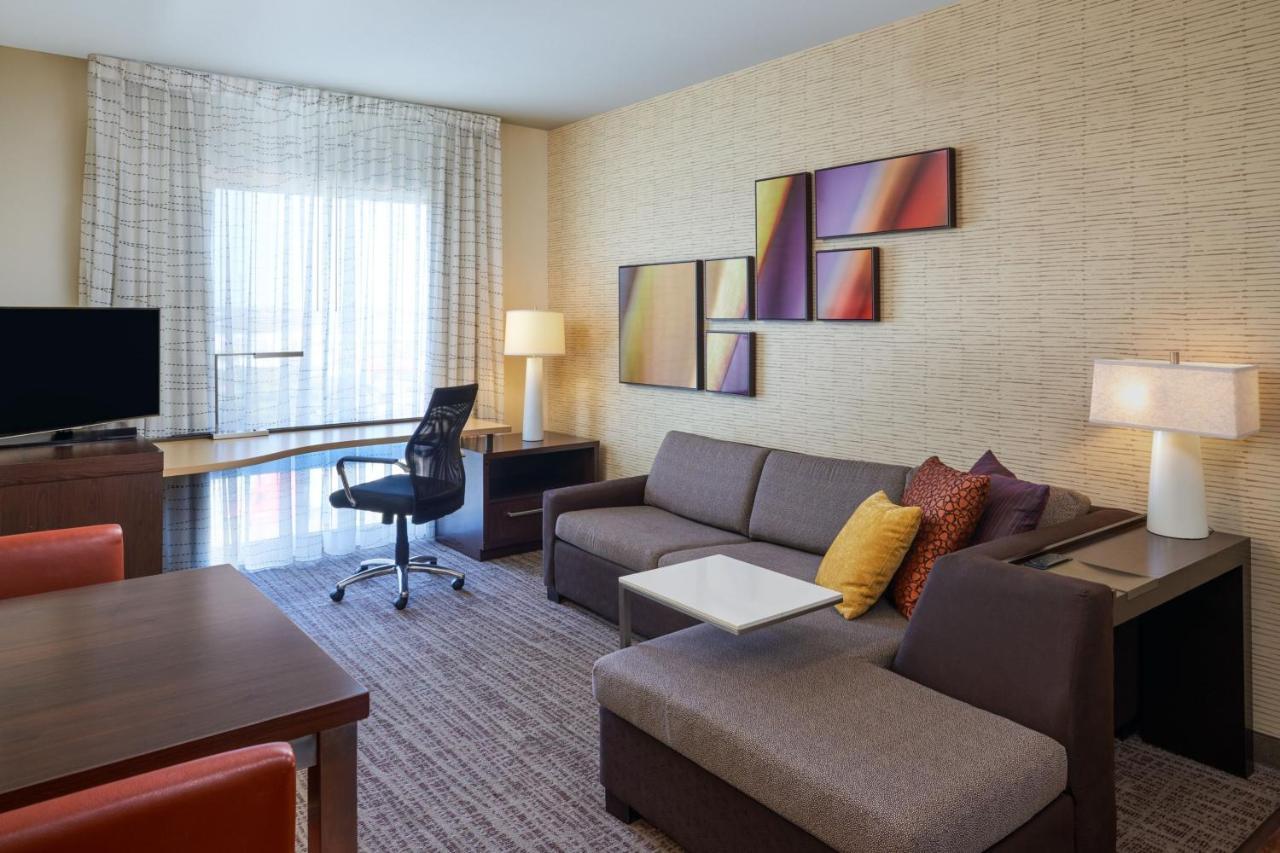 By Marriott Airport