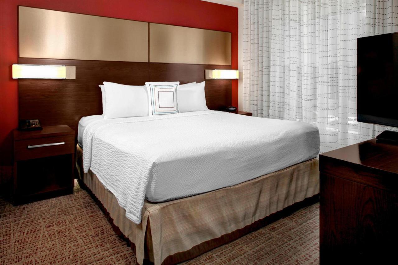 By Marriott Airport