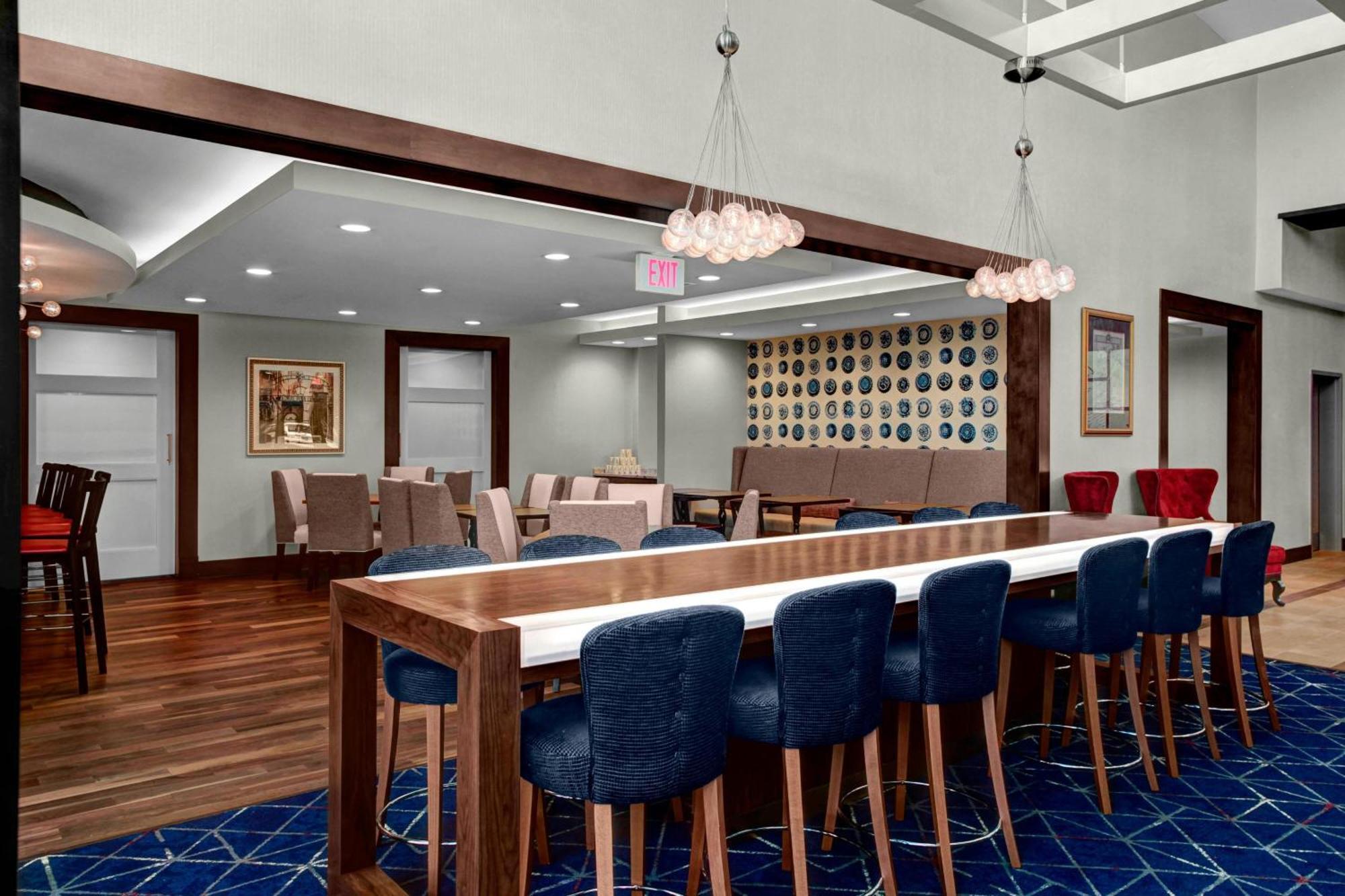 Hotel By Marriott Airport